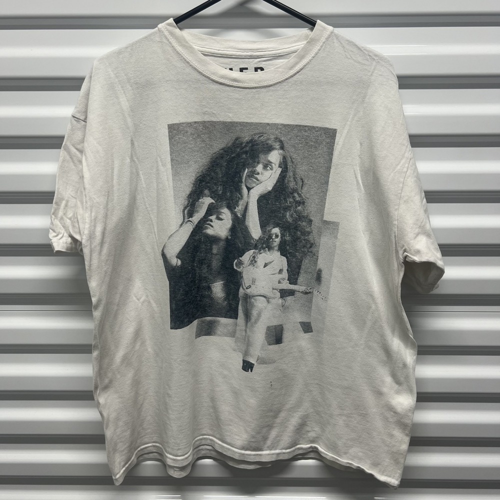 H.E.R. Graphic T-Shirt Size XL Women White Short Sleeve R&B Artist Music Tee